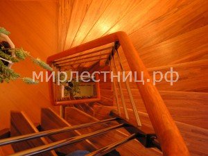 № 40 к.12.   Лестница в эркере. Лестница на 3 этажа.