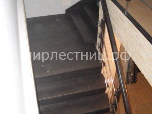 № 58 к - 12.   Поворот лестницы на 90 градусов через площадку.