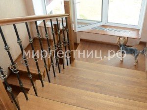 № 108 к.   Лестница с кованным ограждением. - 1
