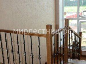 № 108 к.   Лестница с кованным ограждением. - 2