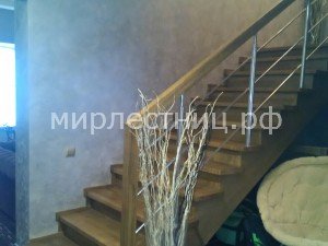 № 119 к.   Опуск поручня в пол через пригласительную ступень округлой формы.