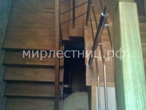№ 119 к - 3.   Поворот лестницы на 180º через две квадратные площадки.