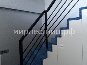№ 121 к.4.   Лестница на контрастах.