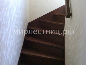 № 78 к.   Лестница с пристенным поручнем.