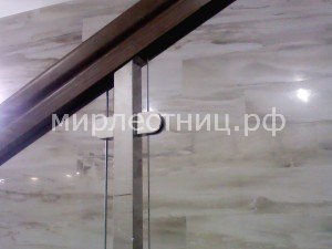 № 104 к.2    Квадратная стойка с классическими стеклодержателями.