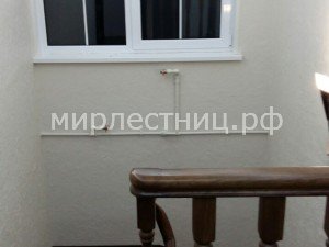 № 127 к. 6.   Поворот лестницы выполнен через две квадратные площадки. 