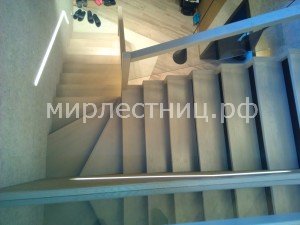№130 к.4.   Поворот лестницы на 90º через забежные ступени.