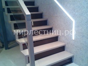 №130 к.1.   Лестница на металлических косоурах.