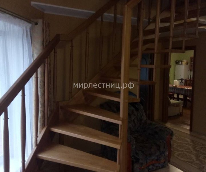№140 б.   Лестница на больцах и тетиве.