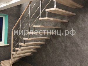 №144 б.6.    Общий вид лестницы.
