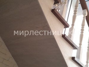 № 152 к.9.    Нижний и боковой зашив металлического каркаса лестницы.