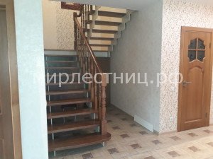 № 154 к.    Лестница на плоских металлических косоурах.