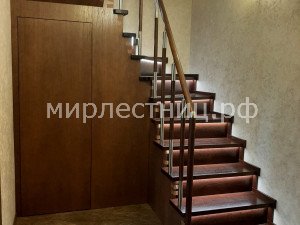 № 163 к.    Лестница с подсветкой в ступенях.