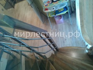 № 120 б. 1.    Излом поручня при повороте ограждения на 90º.