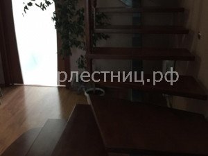 № 148 к.2.    Забежные ступени индивидуальной формы.