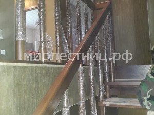№ 166 б.    Дубовая больцевая лестница. - 1