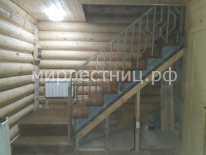 №173 к. На черновых металлических косоурах под 