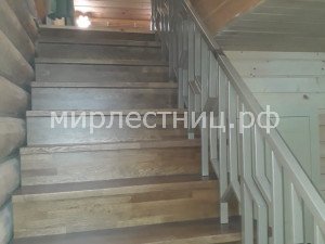 № 173 к.2.  Ступени и подступенки из сращенного дубового массива.