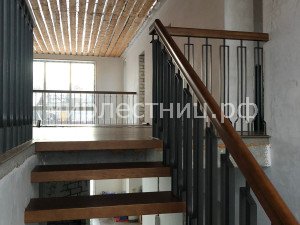 № 199 кс. Консольная лестница с кованным ограждением. - 1