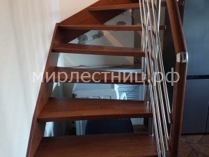 № 200 б.2.   Пригласительная ступень. Опуск поручня.