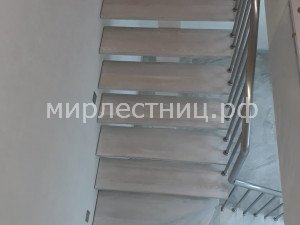     № 202 к.7.   Поворот лестницы на 180 градусов через 2 забежных и 1 прямой участки. 