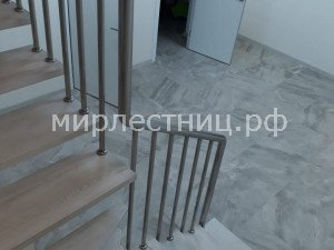 № 202 к.5.   Излом поручня на забежных ступенях.