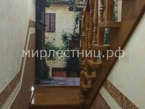 № 139 к.   Классическая лестница в двухуровневой квартире. 