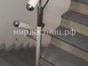 № 206 к.1.   Переход от пристенного поручня в поручень ограждения.