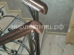 № 204 к.  Кованное ограждение с  сегментными загибами дубового поручня. - 3