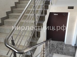 № 182 ОГ-12Поворот поручня и разрыв рейлингов.