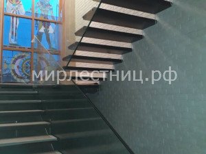№ 209 кс.   Парящие ступени.