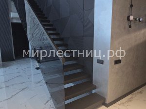 № 245 кс.2.    Консольная лестница. Стекло цвет 
