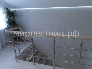 № 198 б.    Больцевая лестница с современным ограждением из нержавеющей стали. - 4