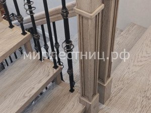 № 254 б.    Больцевая лестница с кованным ограждением (штучная ковка).