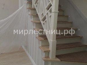 № 220 к.2.   Забежные ступени (к сожалению не сняли  монтажные накладки).