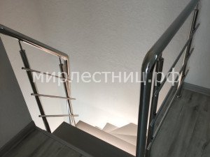 № 230 к.   Лестница из ясеня с ограждением из нержавеющей стали. - 11