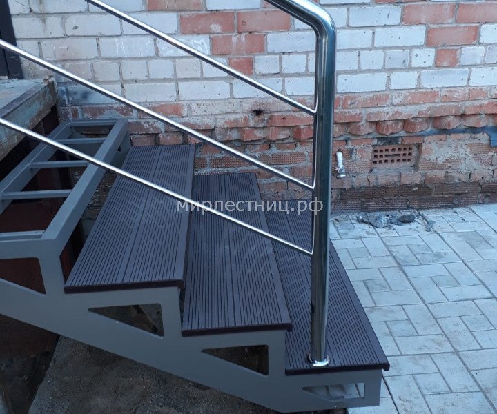 № 214к.       Ограждение  из нержавеющей стали на крыльцо.