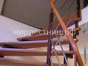 № 40 к.13.   № 40 к.   Ограждение из металла, нержавеющей стали и дерева.