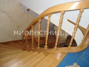 № 47 кр.    Дубовая лестница в тетивах со скрученными перилами. - 11