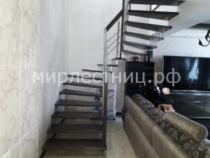 № 71 б.2    Больцевая лестница с ограждением из нержавеющей  стали.