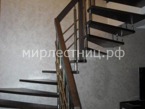 № 71 б - 3.   Поворот лестницы на 180 градусов через забежные ступени.