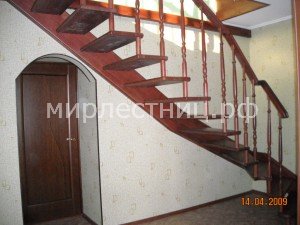 № 14 б.   По стене расположена тетива.