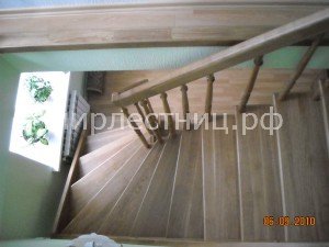 № 55 б - 2.   Поворот, выполненный через забежные ступени.