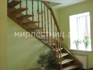 № 55 б.   Больцевая деревянная лестница.
