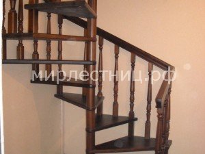 № 20 в.    Классическая винтовая больцевая лестница.