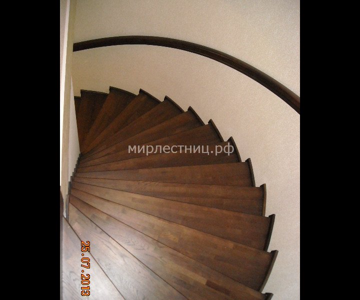№ 64 кр.   Криволинейная и полностью забежная лестница.