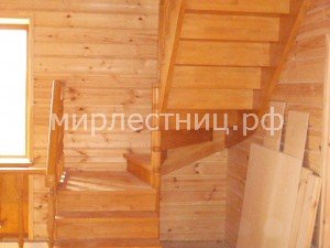 № 37 к.   Скос потолка выполнен для возможности подъема по лестнице в полный рост.