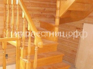 № 37 к.   Скос потолка выполнен для возможности подъема по лестнице в полный рост.